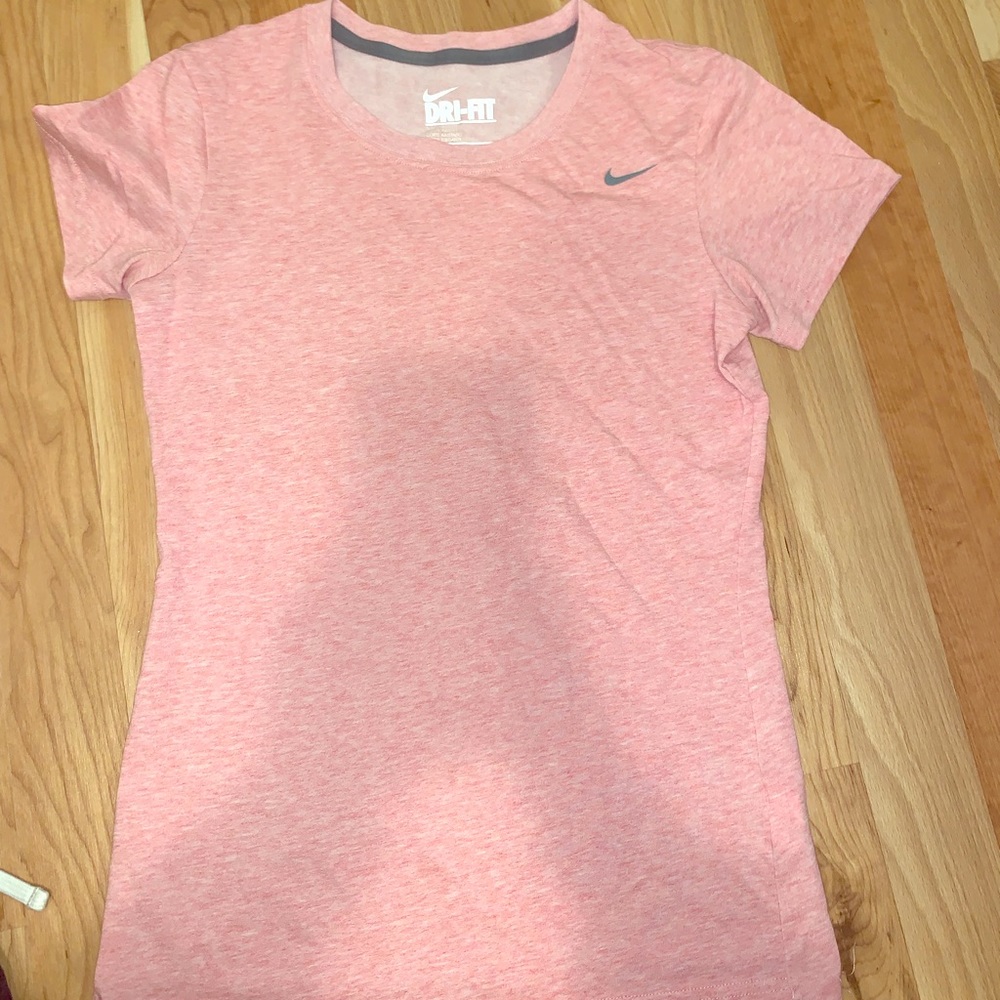 Nike dry fit top size small!!